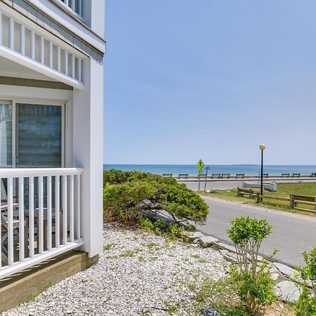 Breezy Oak Bluffs Condo - Steps To Inkwell Beach! 외부 사진