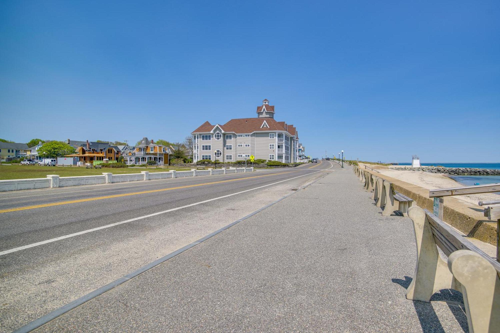 Breezy Oak Bluffs Condo - Steps To Inkwell Beach! 외부 사진
